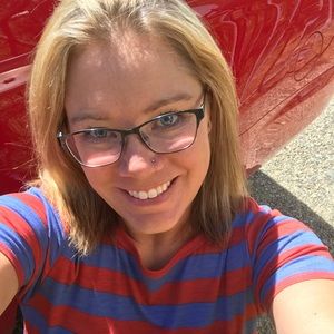 Meet your Posher, Elise